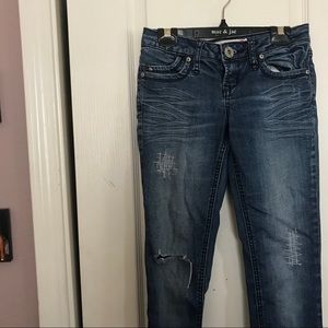 24 GUESS jeans